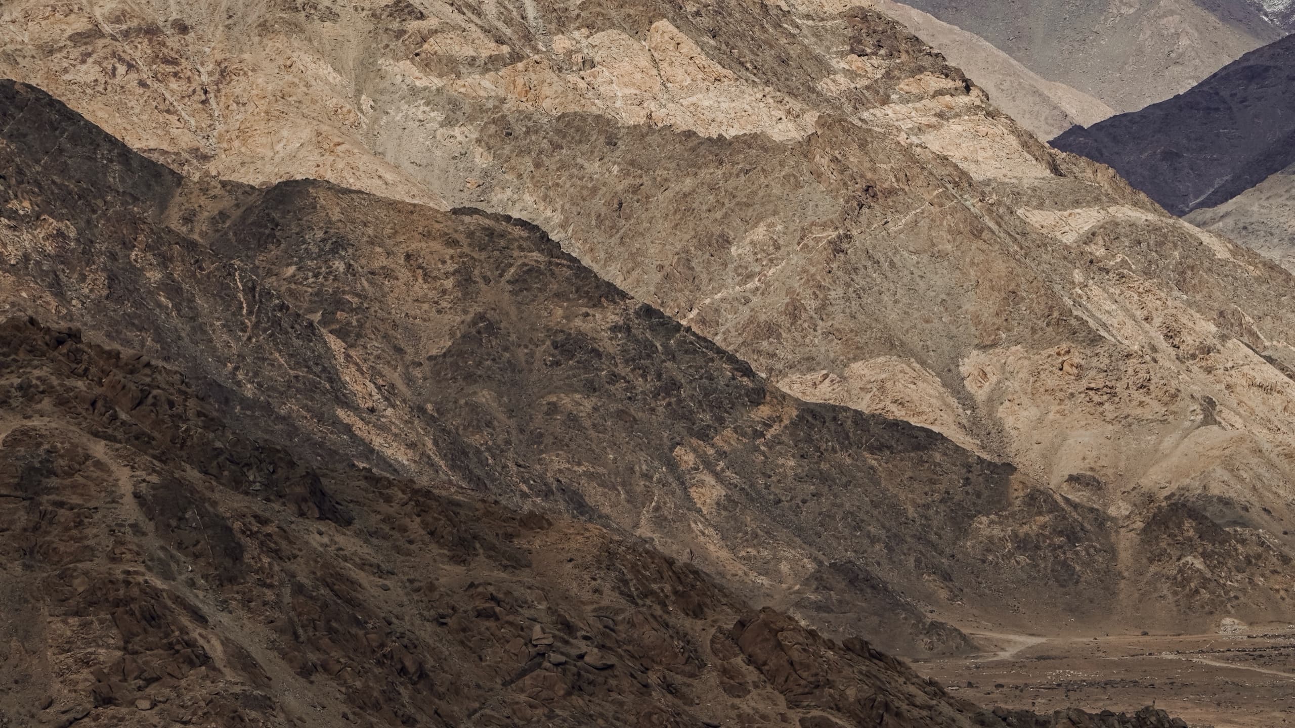 Descent into Leh